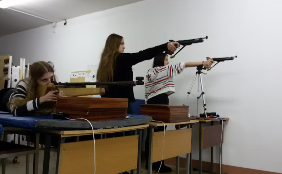 Private shooting range experience in Tallinn - Image 3